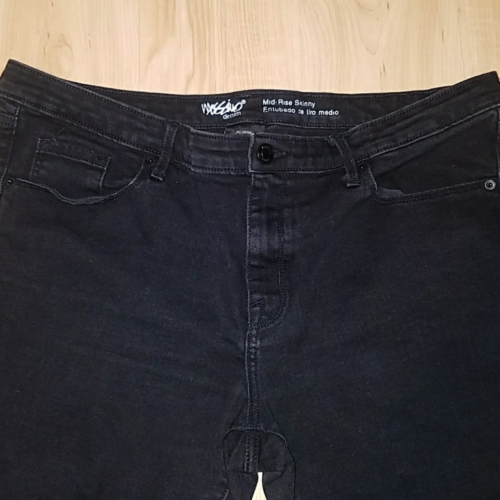 Black Skinny Jeans